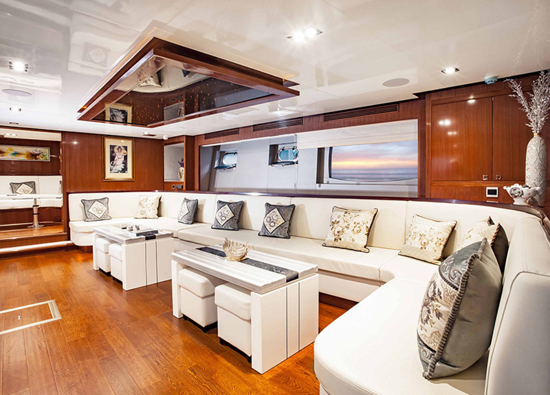 117ft luxury yacht for sale-10.jpg