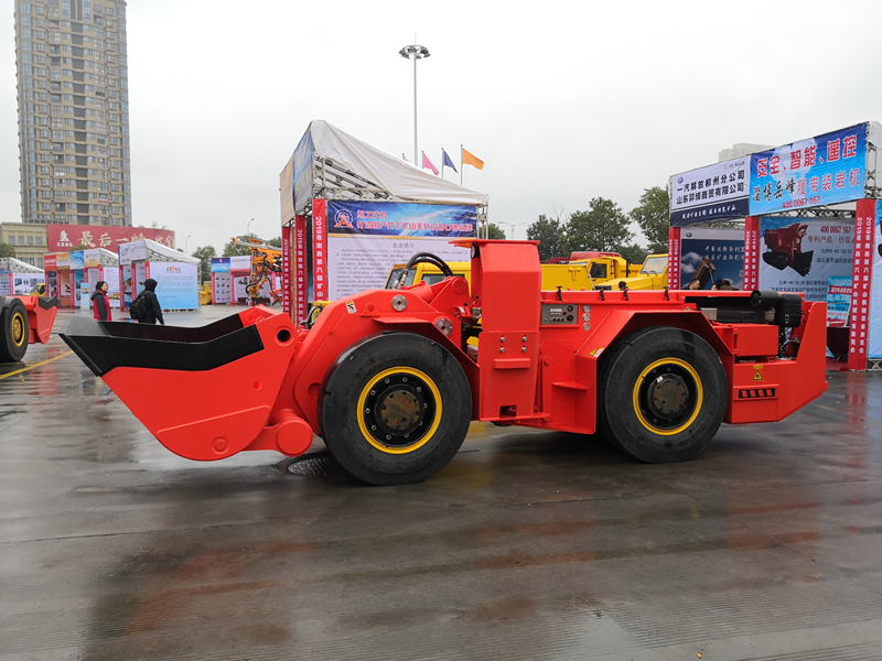 We are on the exhibition.jpg